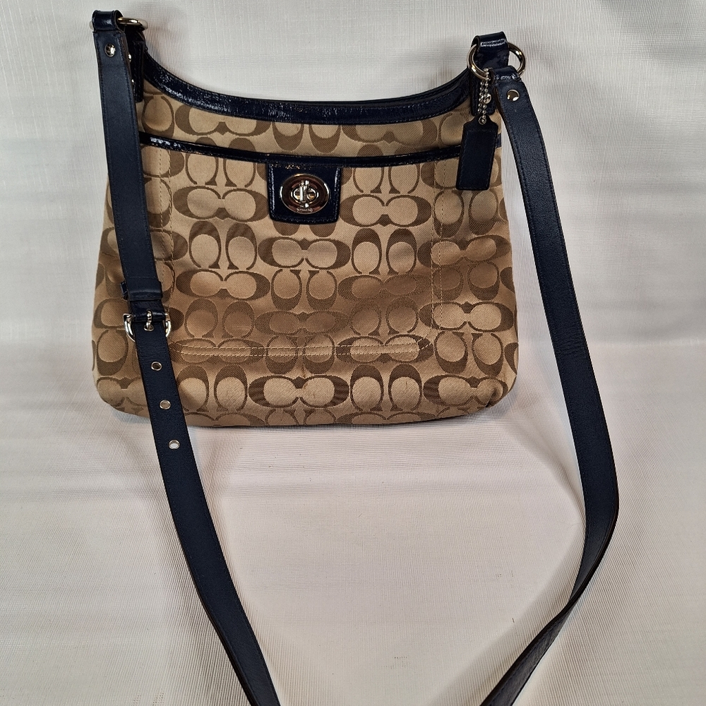 Coach Penelope Khaki Navy Signature Shoulder Bag F19043
